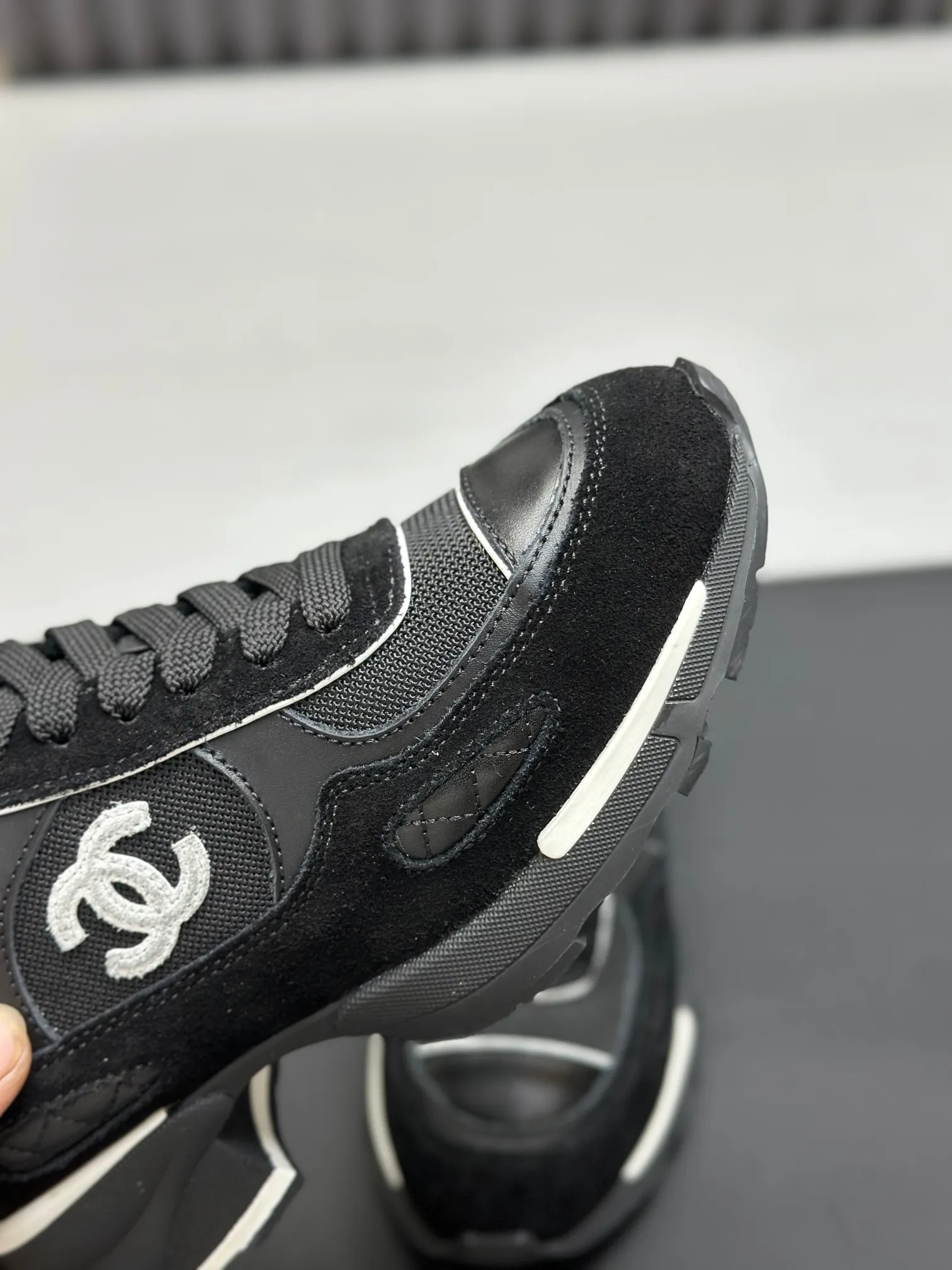 Men's shoes 💰620💰Women's 🚺 Chanel Panda shoes! 2025 counter top casual sports shoes This classic design; the upper is in the style of electric embroidery with various techniques; the outsole is fashionable and sporty; the unusual inclusion of a variety of color matching elements... The diversified mix and match is very good-looking and versatile, and can be used for leisure, fashion, sports, and outdoor... ꫛꫀꪝ Go➫ Materials: ❶Upper made of: original imported first-layer silk cowhide + original waterproof cloth + original first-layer cowhide ❷Inner use: Original Yangli+wang ❸ Outsole based on: Original TPU combination outsole Special counter boutique packaging complete set for women 35–41